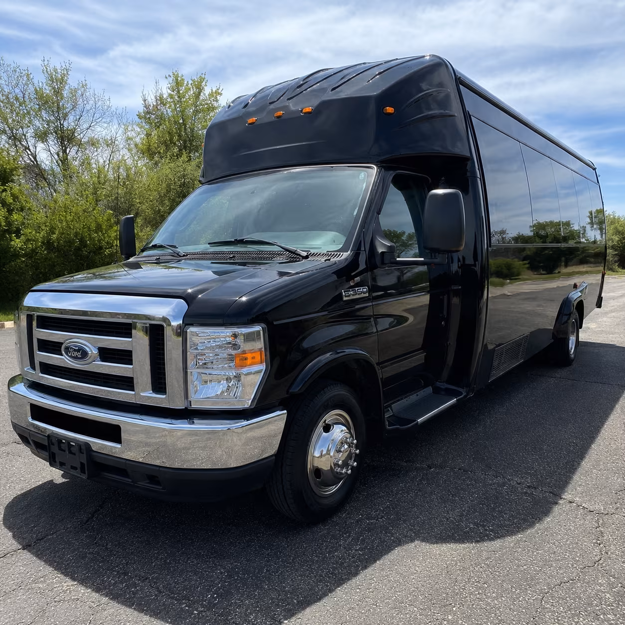 keep the party going on the ride over with a syracuse concert party bus